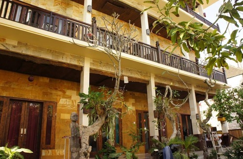 Legian Hotel | Kubu B'dauh Homestay