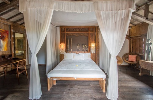 Umalas Villa | La Banane, 4 Bedroom Villa+Cook, Peaceful Tranquility, 5 mins from Seminyak.