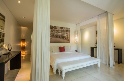 Umalas Villa | La Banane, 4 Bedroom Villa+Cook, Peaceful Tranquility, 5 mins from Seminyak.