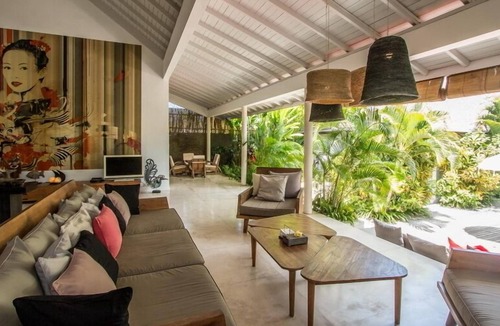Umalas Villa | La Banane, 4 Bedroom Villa+Cook, Peaceful Tranquility, 5 mins from Seminyak.