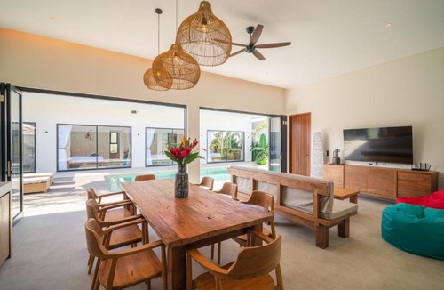 Jimbaran House | La Bay, private suite in stunning villa close to Balangan beach