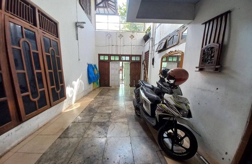 Surakarta House | La Tansa Deluxe Double Near UNS