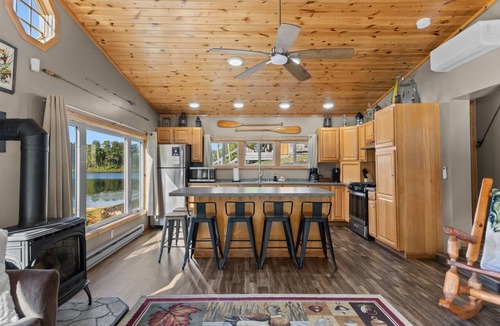 Gresham House | Lake Front! Private Dock! Water toys!