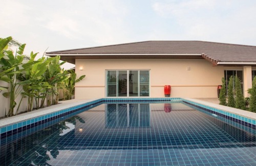 Central Seminyak Villa | Large 3br villa and pool