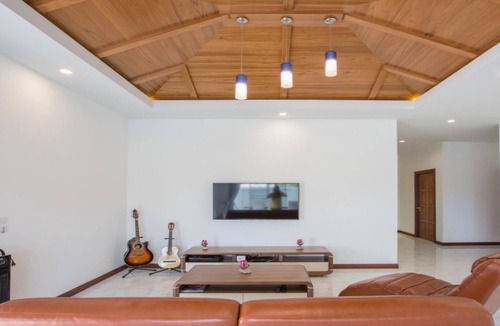Central Seminyak Villa | Large 3br villa and pool