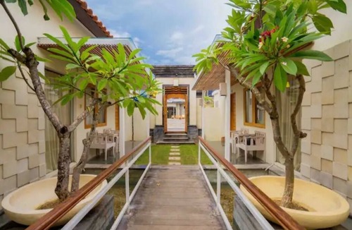 Dewi Sri Villa | Largr 6 Bedrooms & 6 bathrooms villa, Legian.