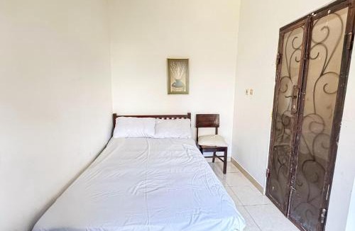Serpong Hotel | Lathysha Guest House Syariah Mitra RedDoorz