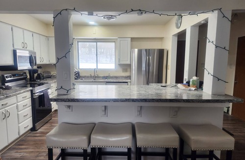 Medina Cabin | Lazy Lake Retreat 3 bed 2 bath. Includes sauna, kayaks, paddle boards, hot tub.