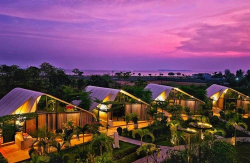 Bandengan Hotel | Lucca Resort & Residence