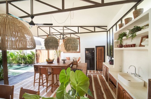 Umalas Villa | Luxueuse Villa Yogisurf 2 Canggu Piscine & Jacuzzi