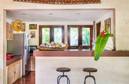 Sunset Road Villa | Luxuriate in a Vast Tropical Garden in Seminyak
