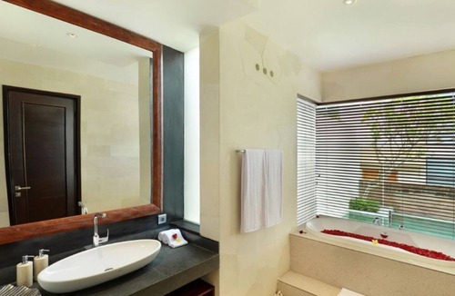 Kampial House | Luxurious & Premier MRC 2-Bedroom Villa #B11