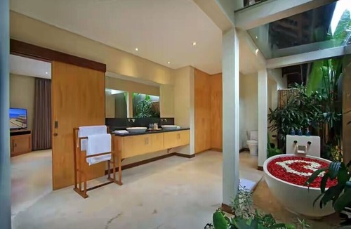 Kerobokan Villa | Luxury 3 Bedroom Private Pool Villa