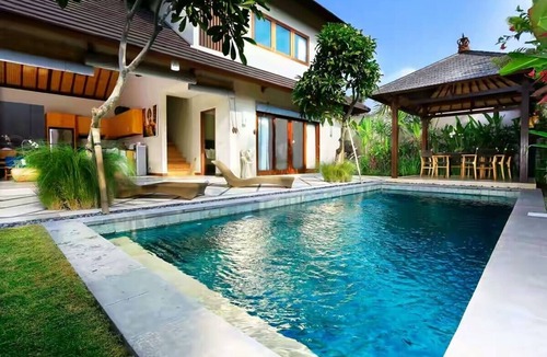 Kerobokan Villa | Luxury 3 Bedroom Private Pool Villa