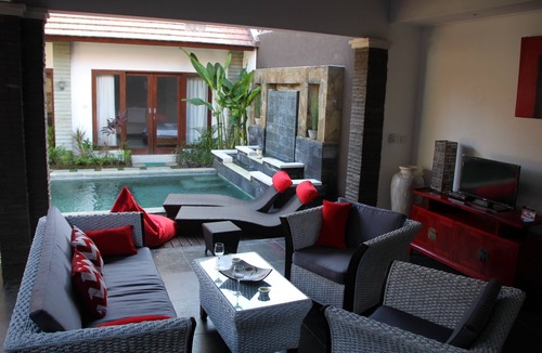 Nakula Villa | Luxury 3BR villa close to Double Six beach