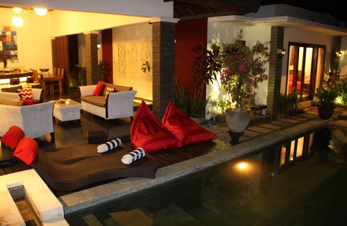Nakula Villa | Luxury 3BR villa close to Double Six beach