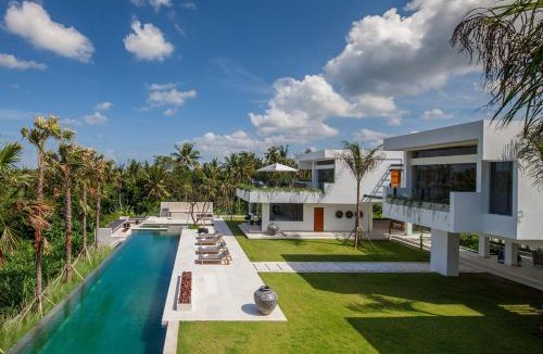 Babakan Villa | Luxury 5BR Canggu Villa with Private Pool, Rice Fields View & Beach Nearby - The Palm House