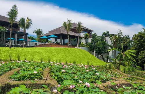 Cemagi Villa | Luxury 5BR Villa Ocean & Rice Field View!