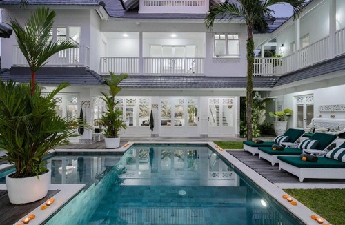 Dyanapura Villa | Luxury 8BR Seminyak Villa Walk to Double Six Beach