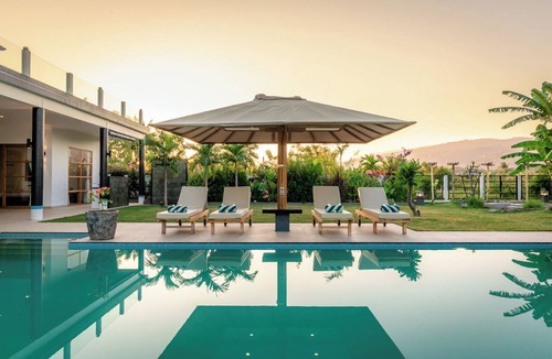 Dencarik Villa | Luxury 9-Bedroom Hillview Estate in North Bali!