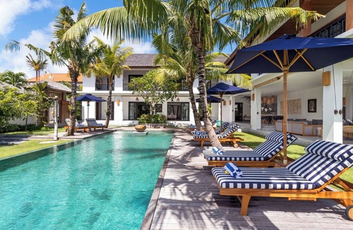 Batu Bolong Villa | Luxury and TOP Location in Canggu!
