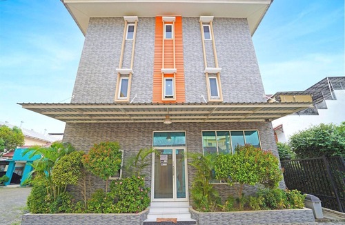 Banda Aceh House | Luxury Deluxe DBL Retreat W/Free WiFi and Parking