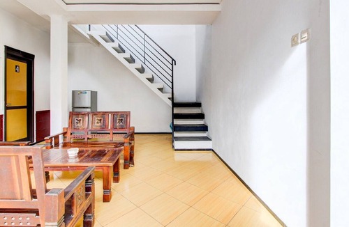 Purwokerto House | Luxury Deluxe DBL Retreat W/Free WiFi and Parking