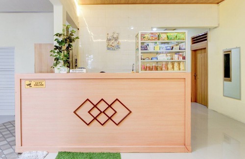 Purwokerto House | Luxury Deluxe DBL Retreat W/Free WiFi and Parking