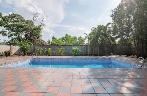Pekanbaru House | Luxury Deluxe DBL Retreat W/Free WiFi and Parking