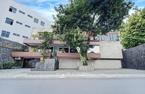 Cilandak House | Luxury Deluxe DBL Retreat W/Free WiFi and Parking