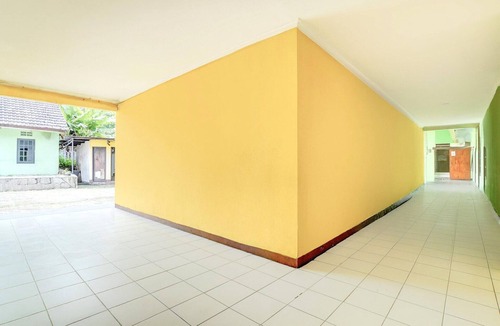 East Jakarta House | Luxury Deluxe DBL Retreat W/Free WiFi and Parking