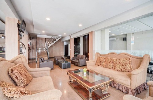 Padang House | Luxury Deluxe DBL Retreat W/Free WiFi and Parking