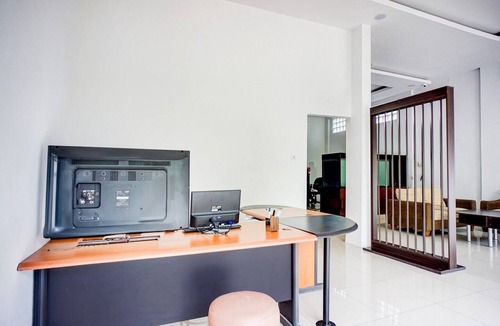 Medan House | Luxury Deluxe DBL Retreat W/Free WiFi and Parking