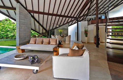 Seminyak Villa | Luxury living by the sea awaits at Bali Villa 1084