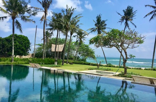 Batu Bolong Villa | Luxury Private Beachfront Estate in Canggu