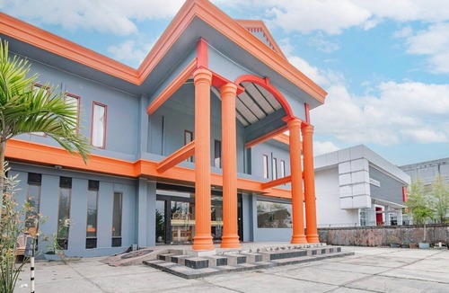 Pekanbaru House | Luxury Twin Comfort Stay W/Free Parking and Pool