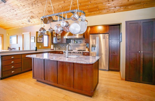 Hackensack House | Luxury Woman Lake home with entire separate guest house over garage