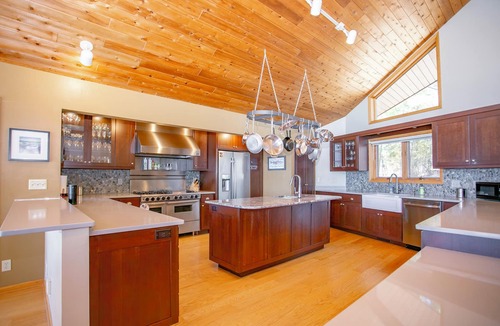 Hackensack House | Luxury Woman Lake home with entire separate guest house over garage