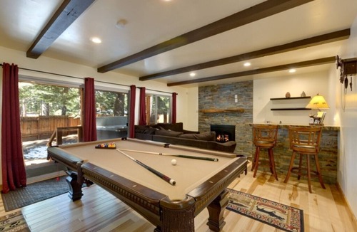 Pioneer Trail House | Luxury5 BR 3.5 Bath Minutes From Heavenly, Casinos And The Lake