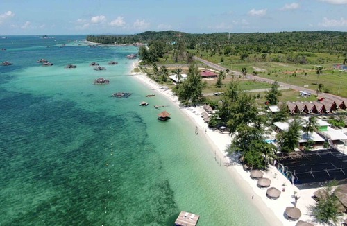 Bintan Bed & Breakfast | Madu Tiga Beach & Resort
