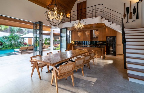 Munggu House | Majestic 4Bdr Villa, Pererenan Beach