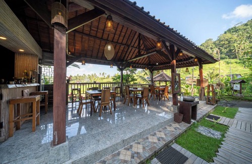 Sidemen Villa | Medukuh Point Hill Sidemen