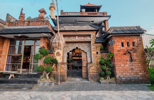 Blahbatuh House | Mertha Carik Guest House by The Travel Ubud Bali