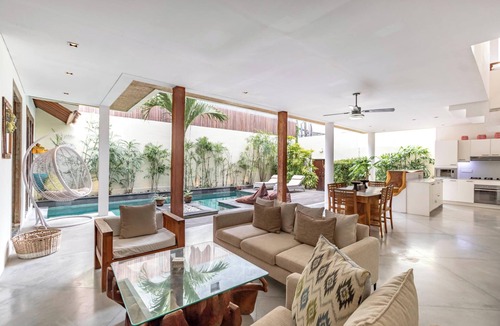 Drupadi Villa | Modern 2BR Seminyak Big Bedrooms + Bathtub Pool