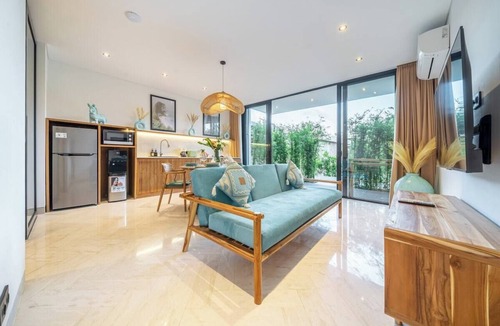 Melayang House | Modern 2BR Townhouse in Ubud w Huge Balcony & Pool