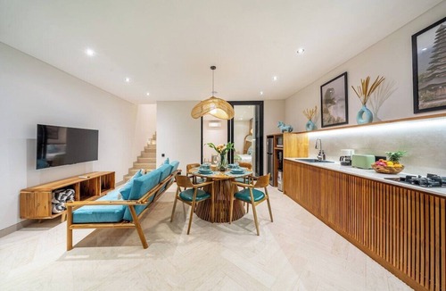 Melayang House | Modern 2BR Townhouse in Ubud w Huge Balcony & Pool