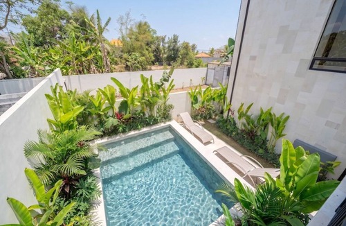 Ubud City-Centre House | Modern 2BR Villa in Ubud w Pool, Patio & Garden