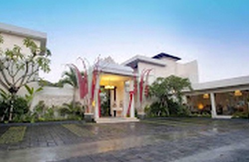 Raya Kuta Villa | Modern 2BR Villa! - W/Private Swimming Pool & Floating Brekkie Available!