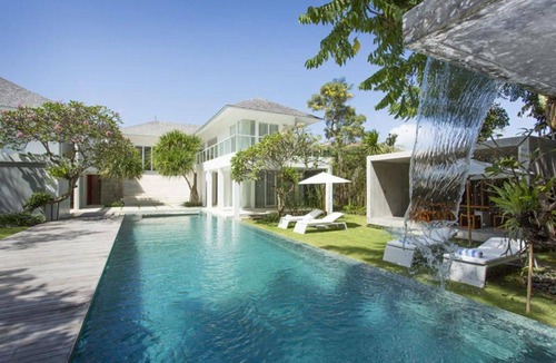 Batu Bolong Villa | Modern Beachside Escape with Private Pool – Bali Villa 1108