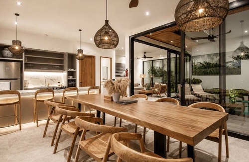 Munggu Villa | Modern Boho 5br, 200m to Canggu's Beachfront